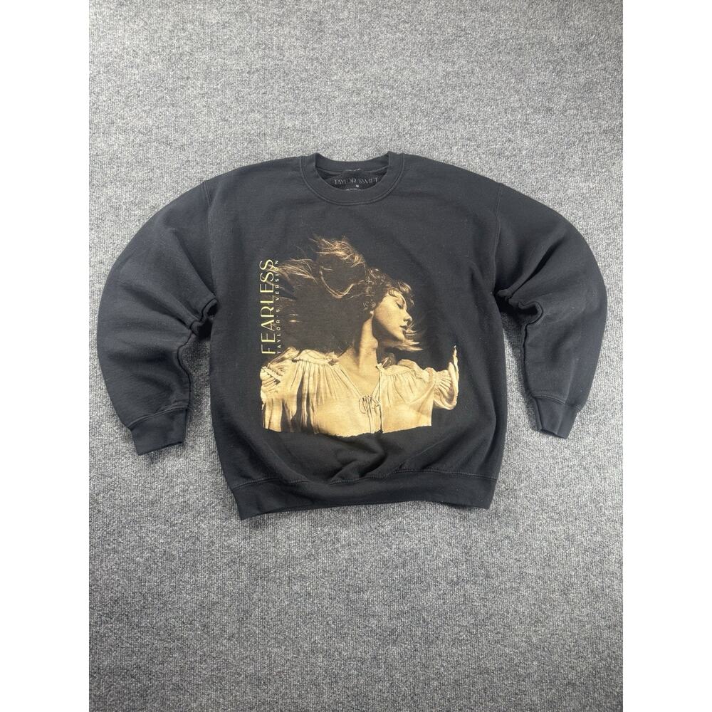 Taylor Swift Fearless Taylor’s Version Crewneck S… - image 1